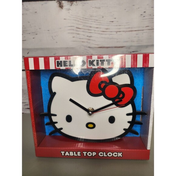 Hello Kitty table top clock - Picture 2 of 3